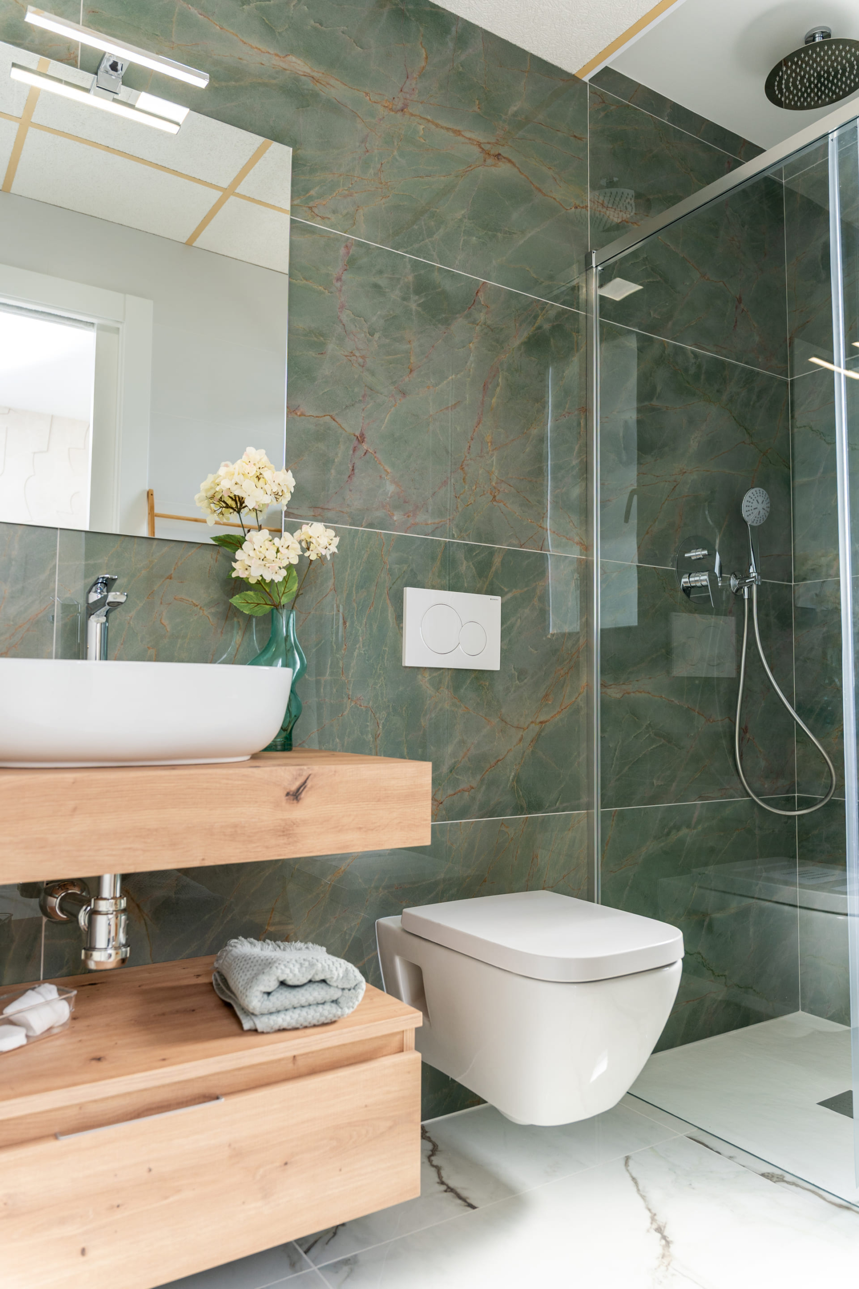 DP-100-39073594-01-4