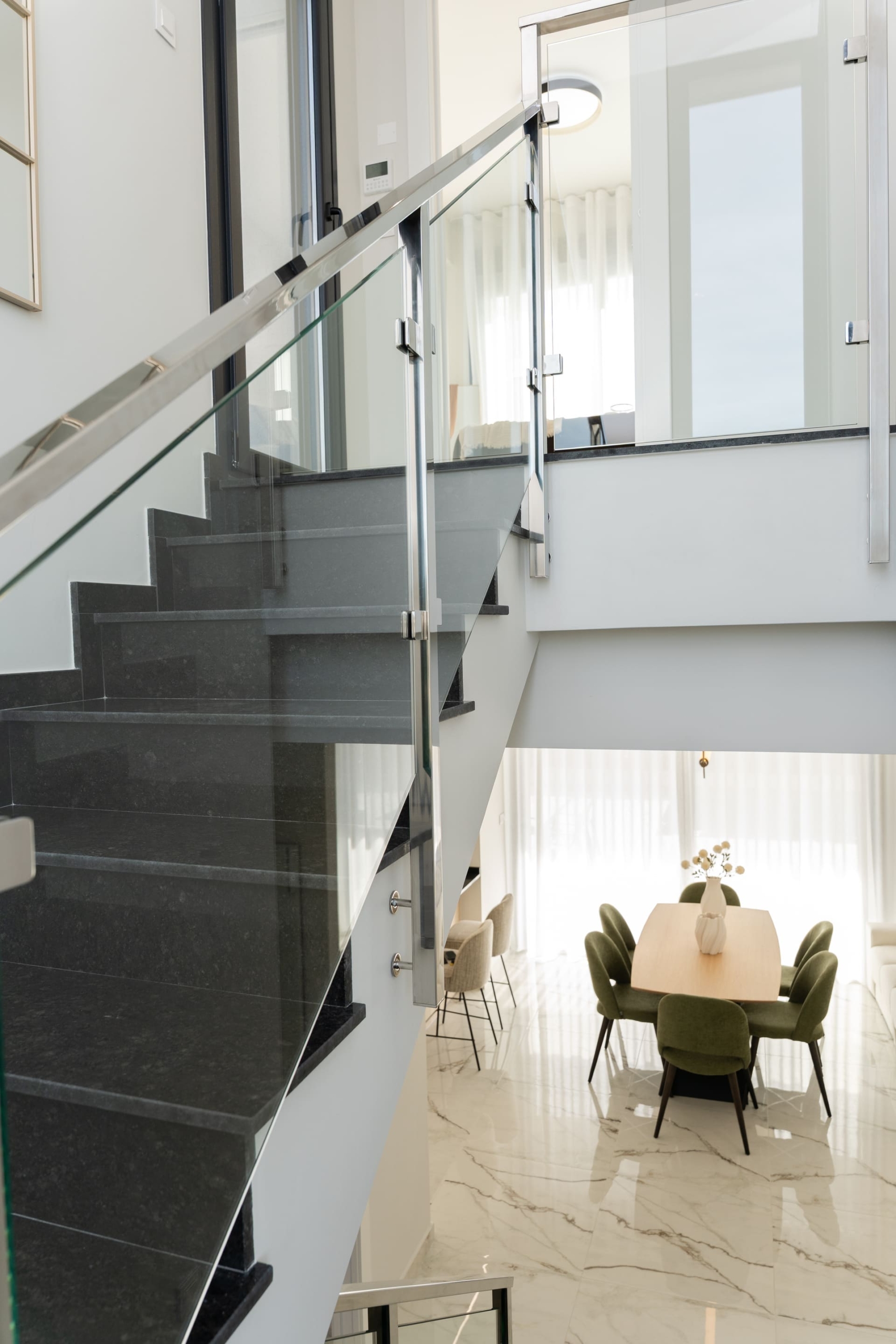 DP-100-39073594-01-6