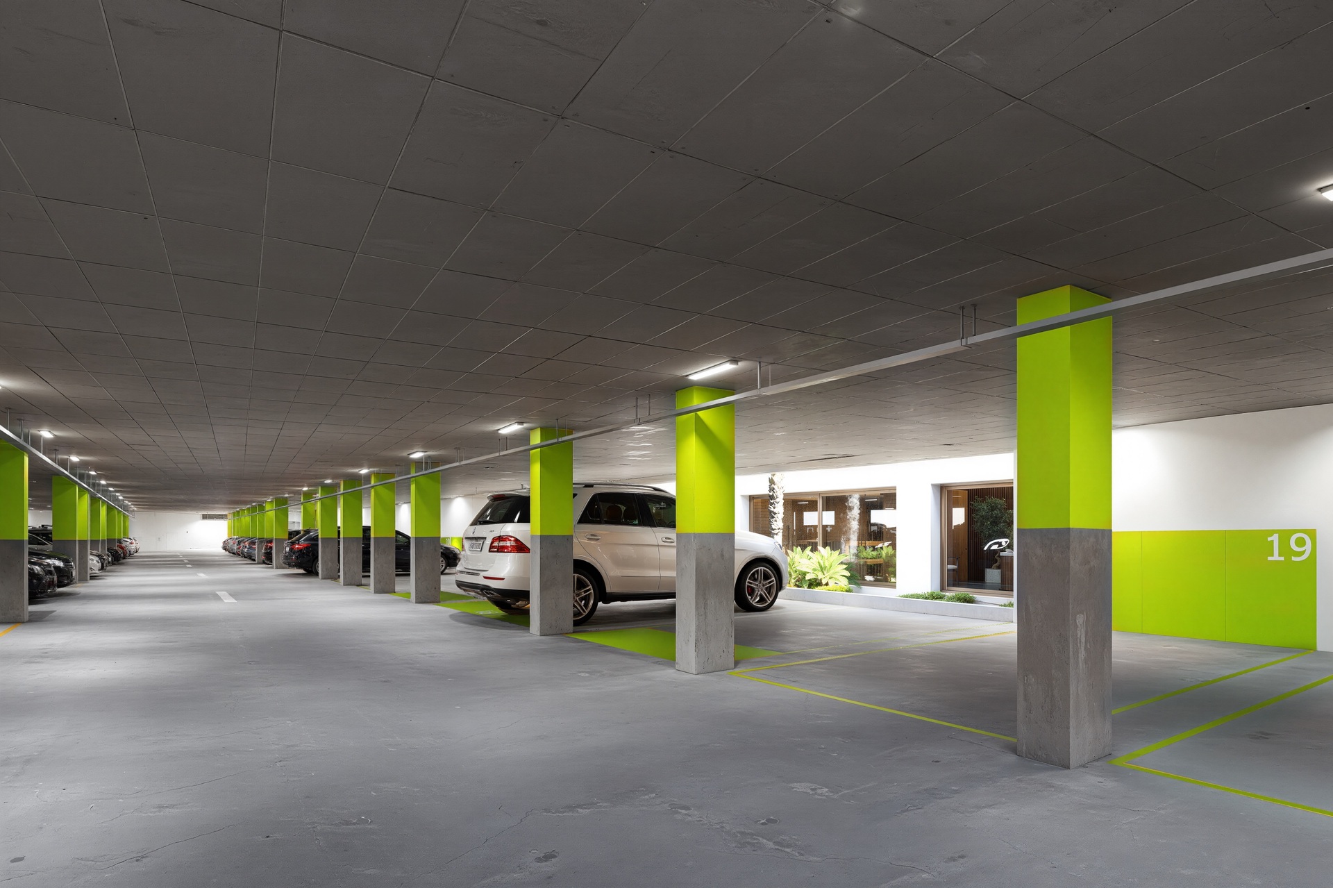 DP-100-79676895-01-8