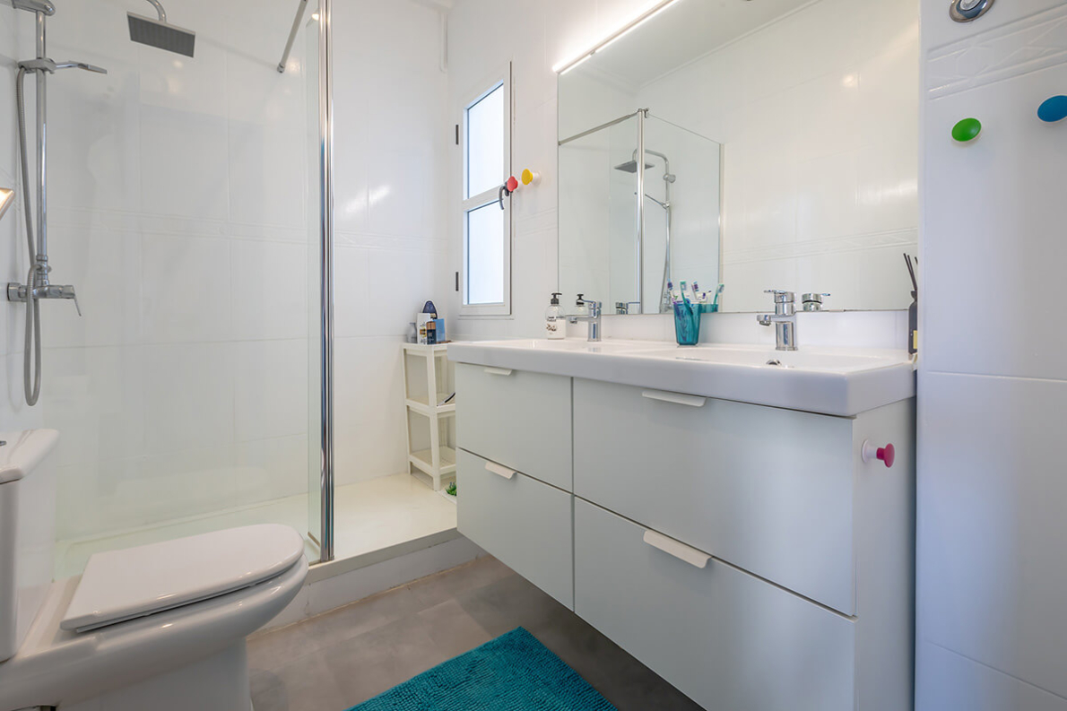 Apartment for sale Valencia Spain - bathroom