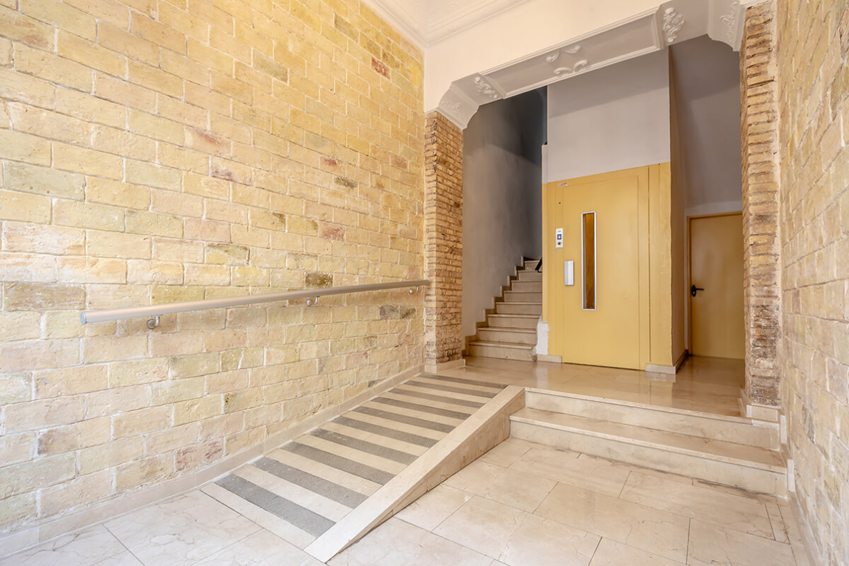 Apartment for sale Valencia Spain - entrance
