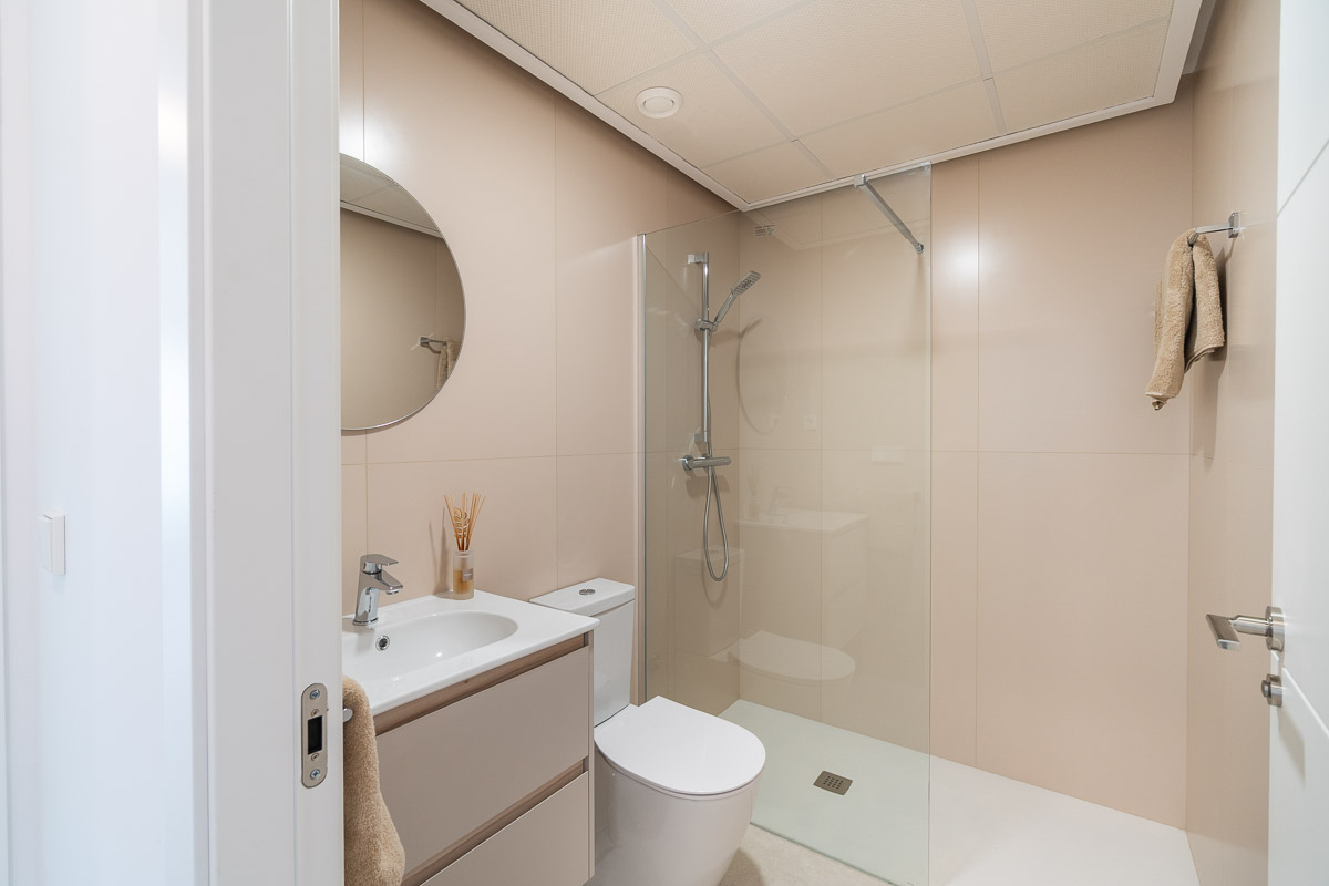 DP-100-13818043-02-19