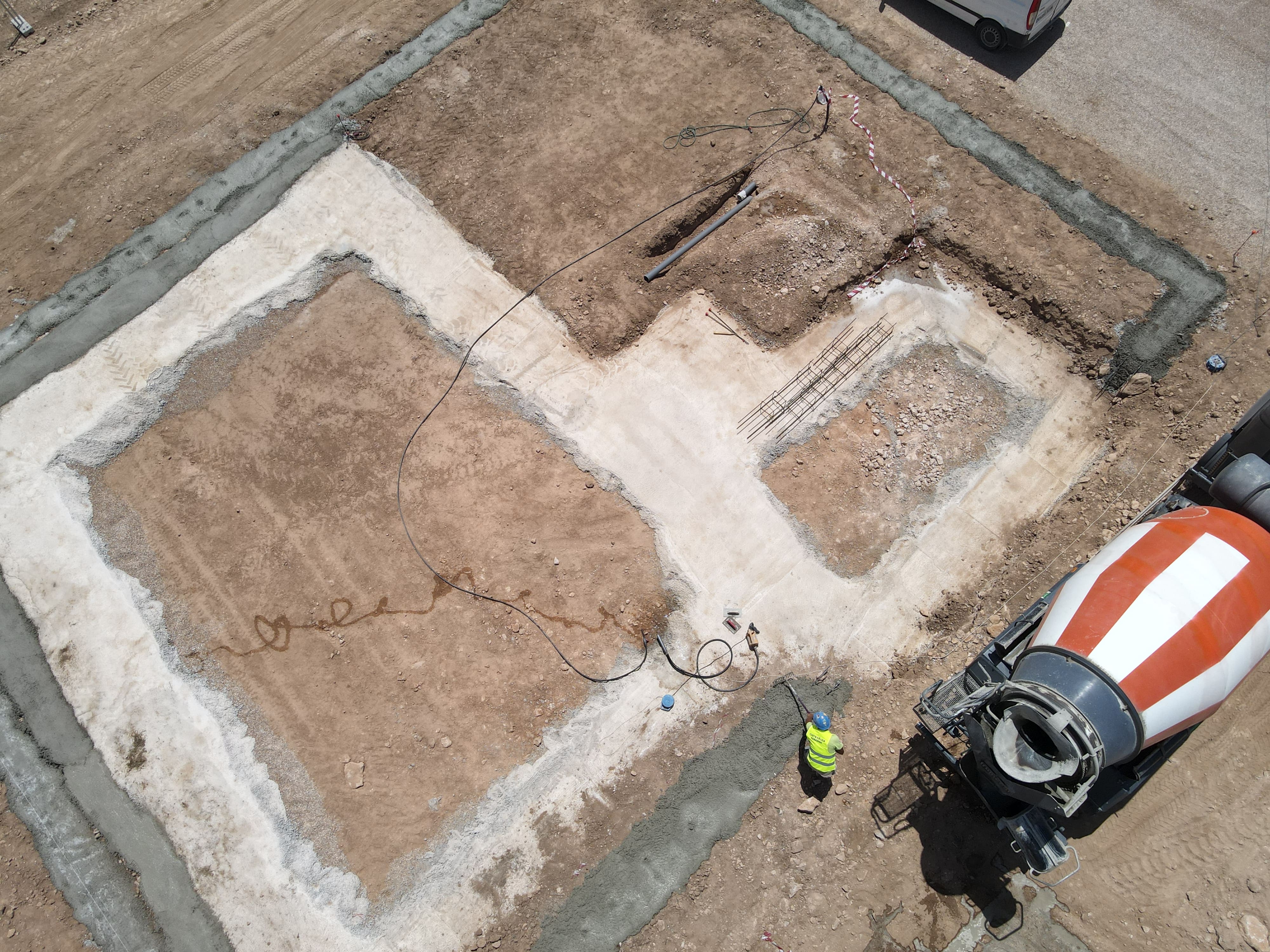 DP-100-17654404-01-8