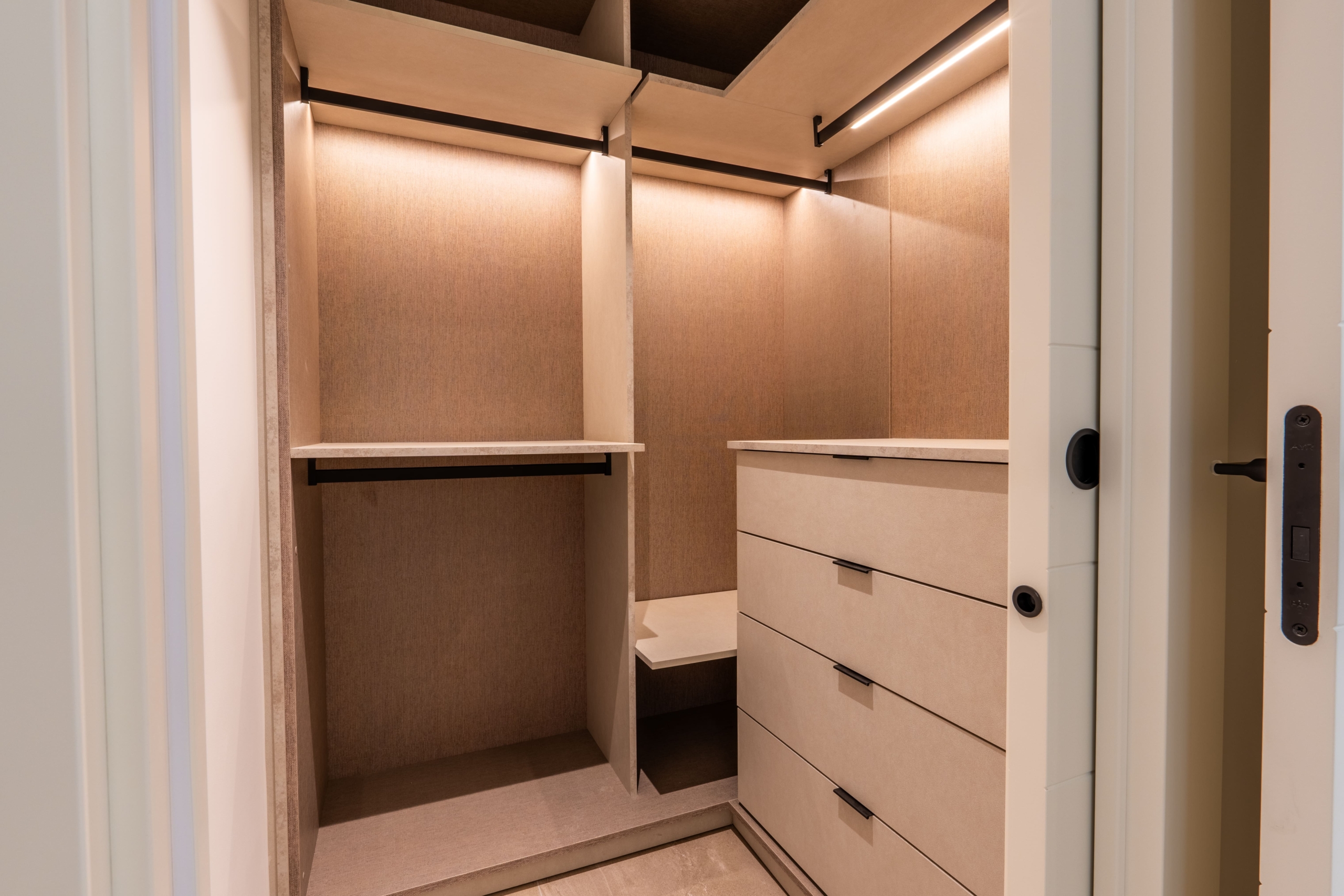 DP-100-70414696-01-18