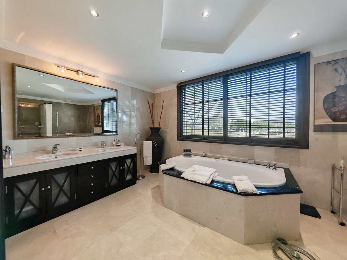 Villa for sale in La Cala Golf