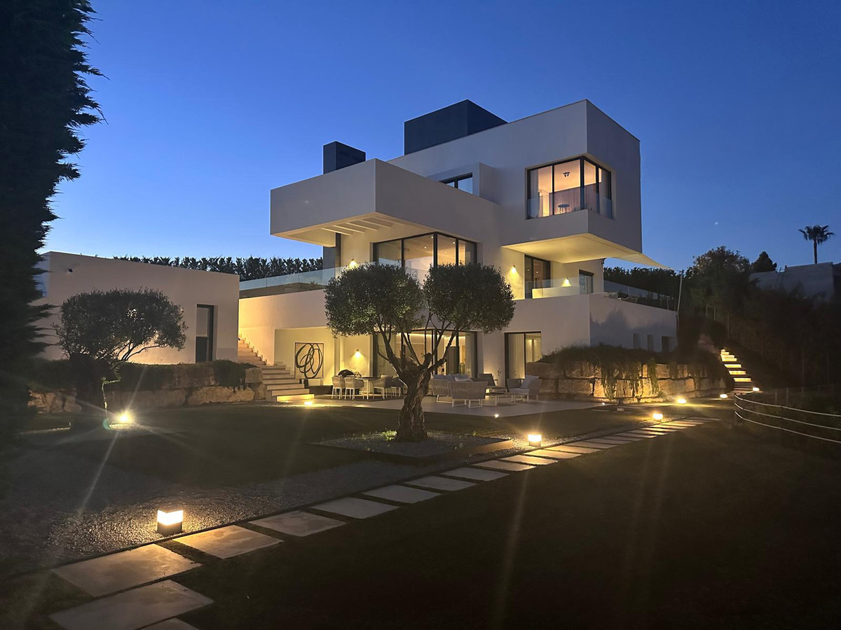 DP-12-R5375047-1 Villa for sale in Benahavís