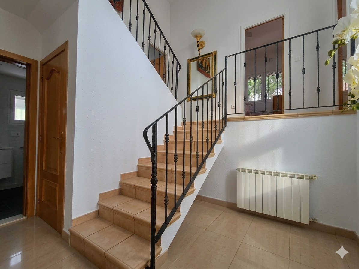 Villa for sale in Gata de Gorgos