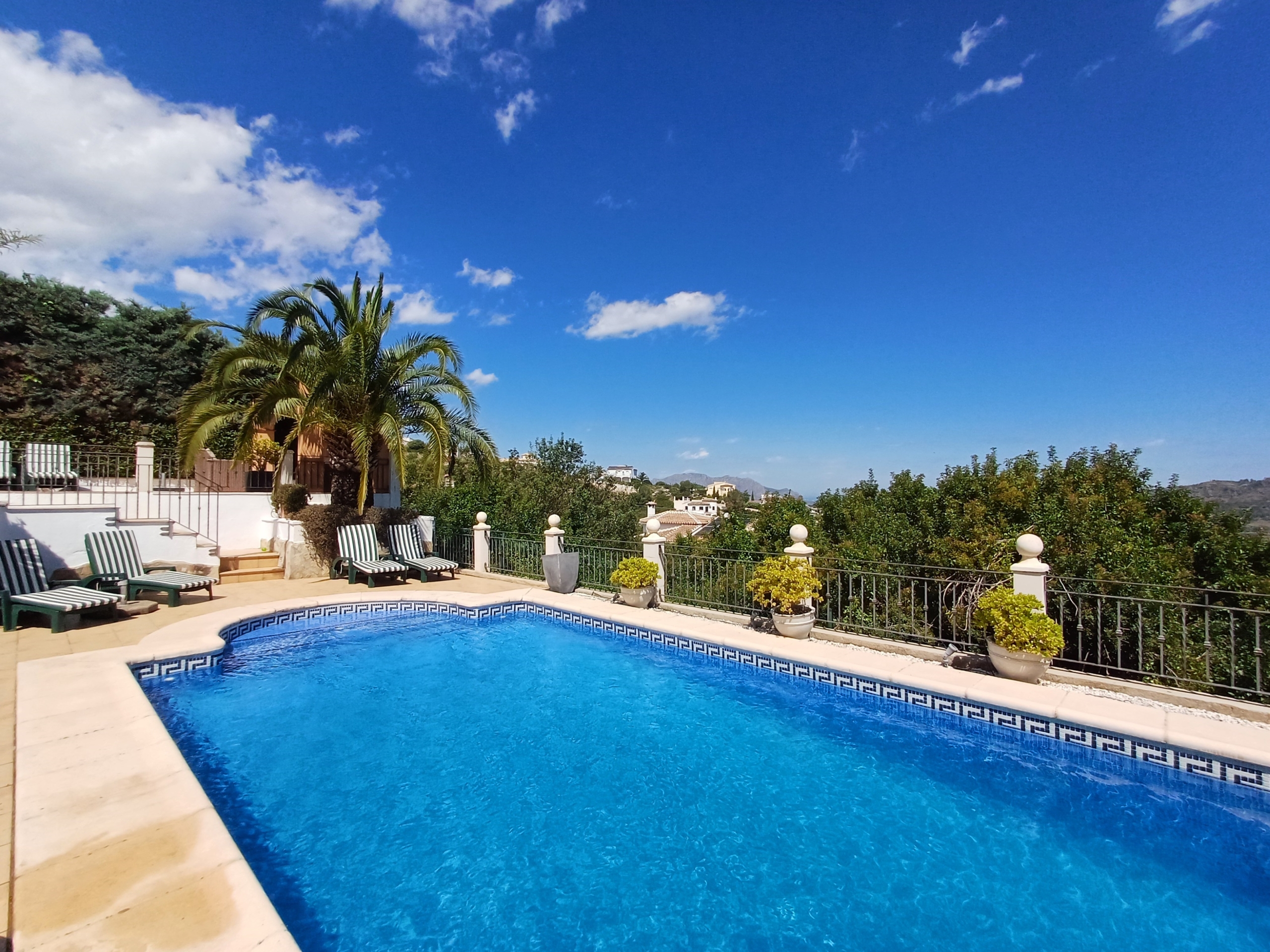 Villa for sale in Gata de Gorgos