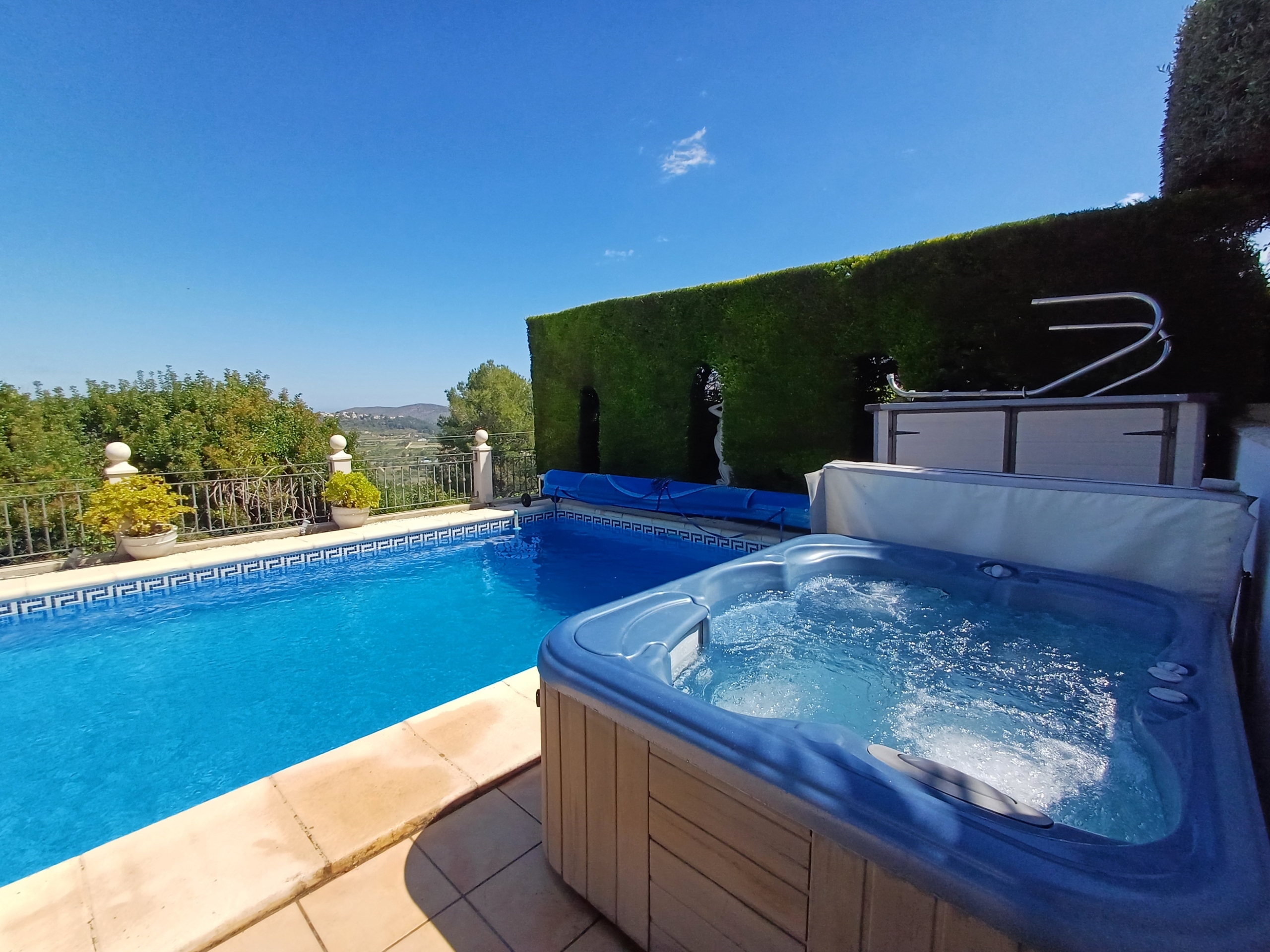 Villa for sale in Gata de Gorgos