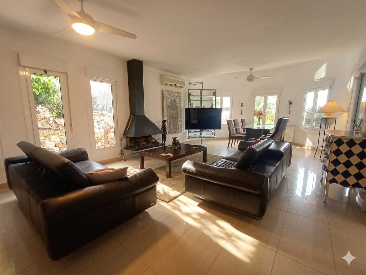 Villa for sale in Gata de Gorgos
