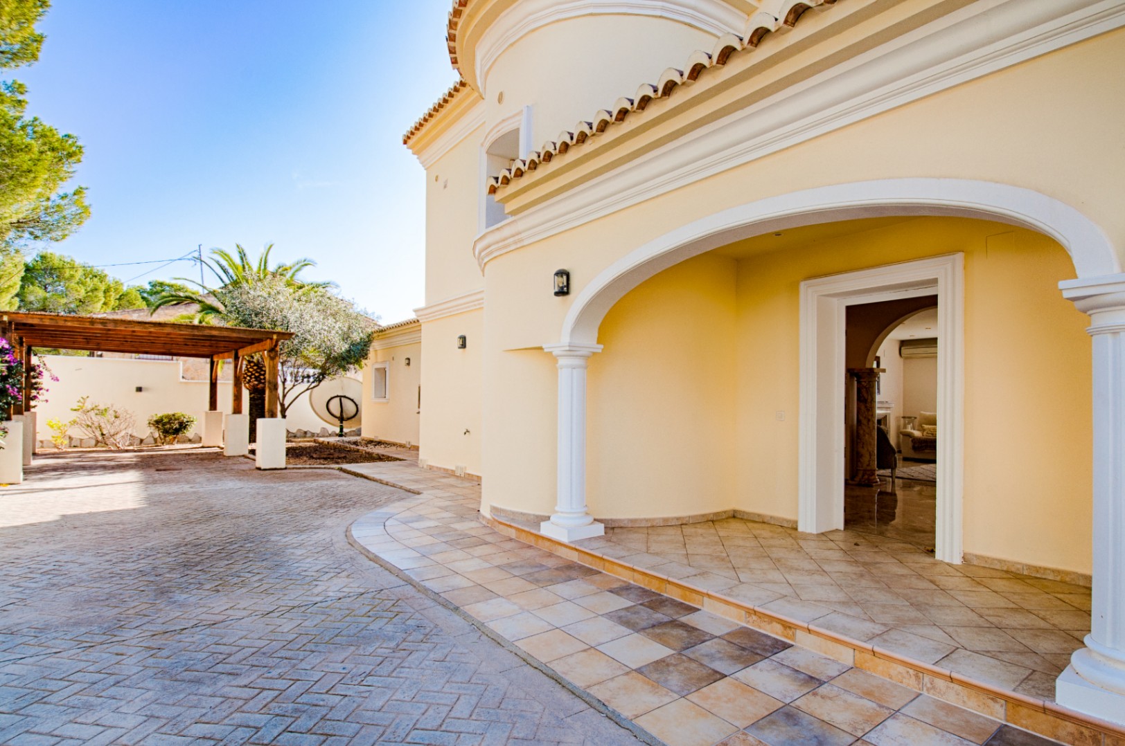 Villa with seaview for sale in Moraira