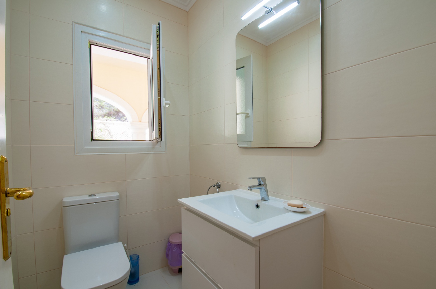 Villa with seaview for sale in Moraira