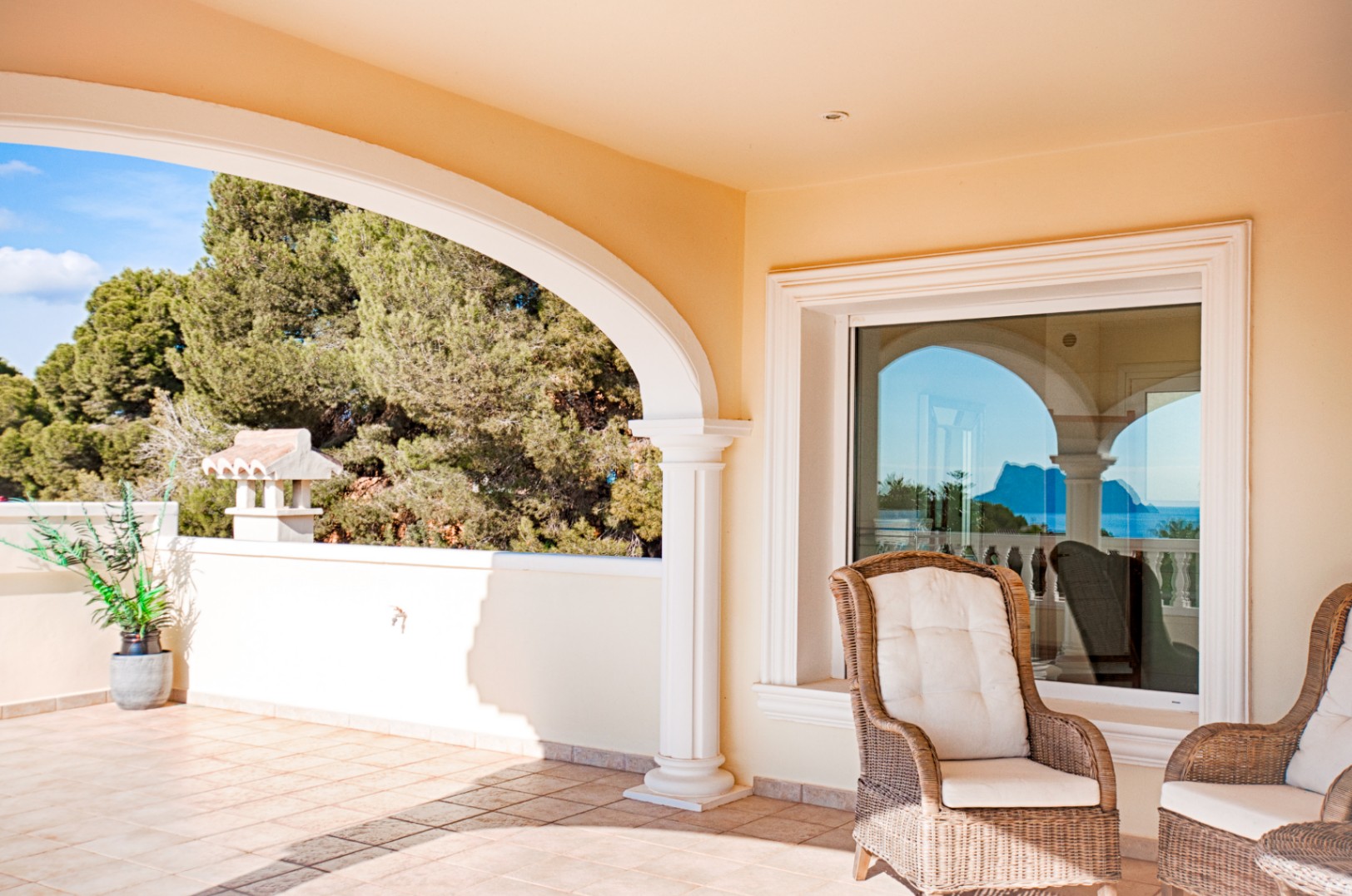 Villa with seaview for sale in Moraira