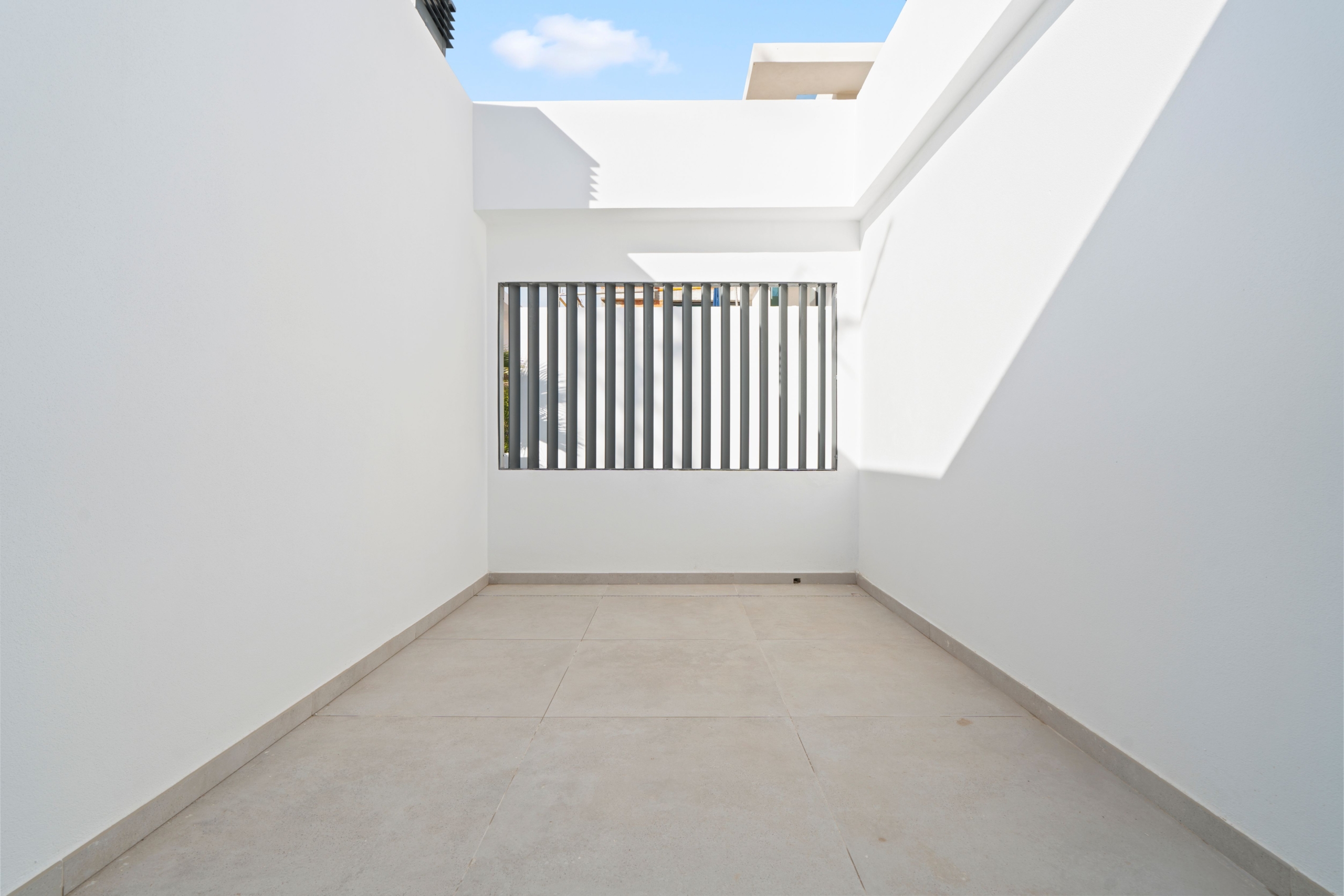 DP-100-37383300-01-5 New build Villa for sale in Benidorm