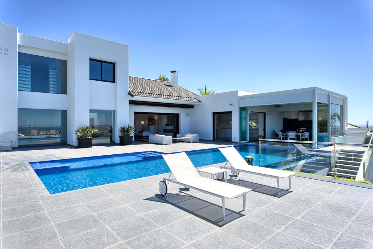 Villa for sale in Benahavís