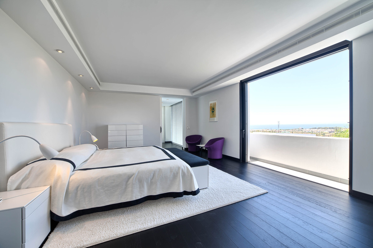 Villa for sale in Benahavís