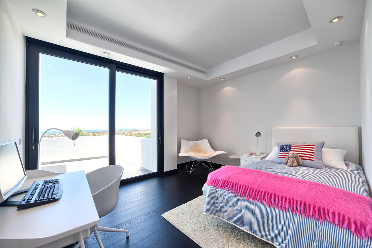 Villa for sale in Benahavís