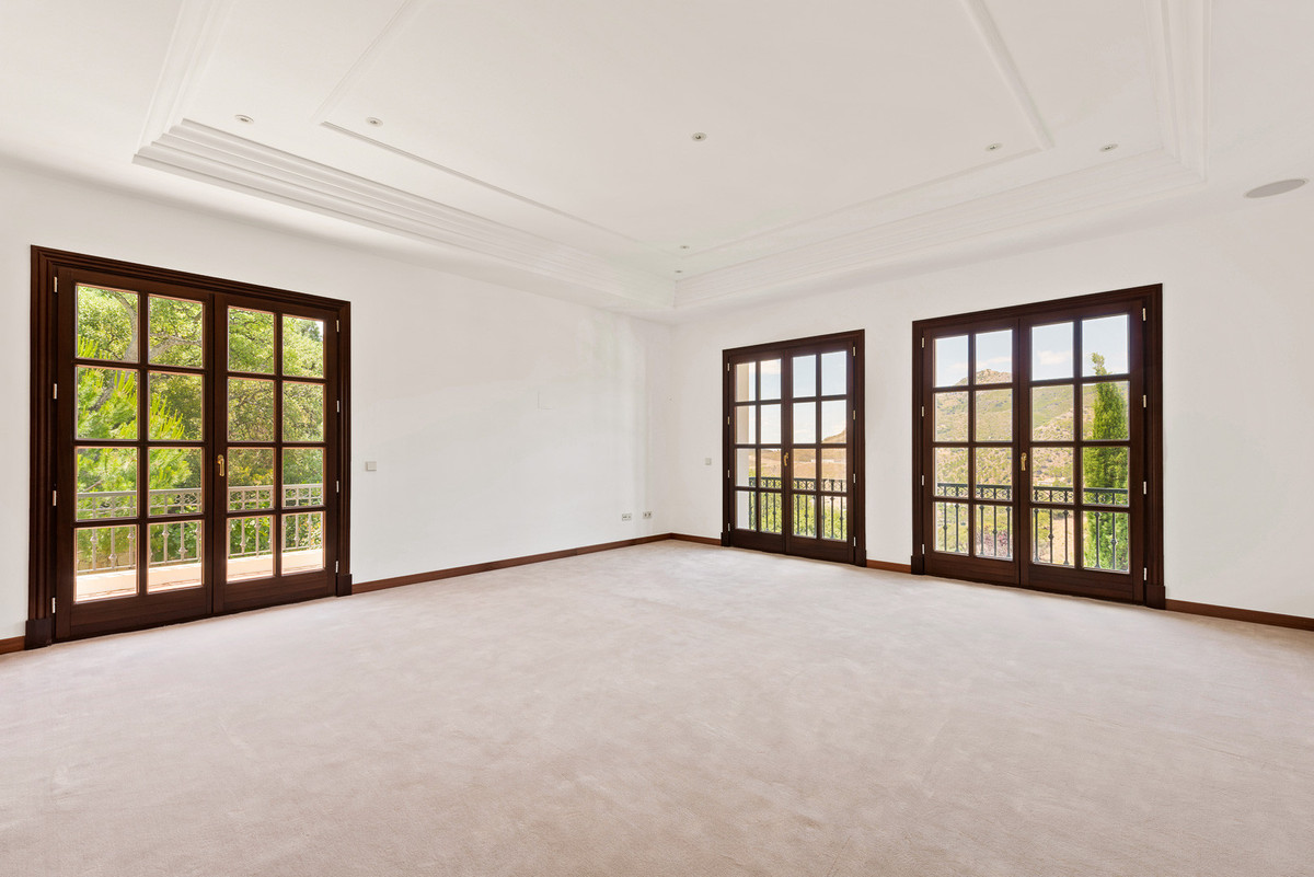 Villa for sale in La Zagaleta