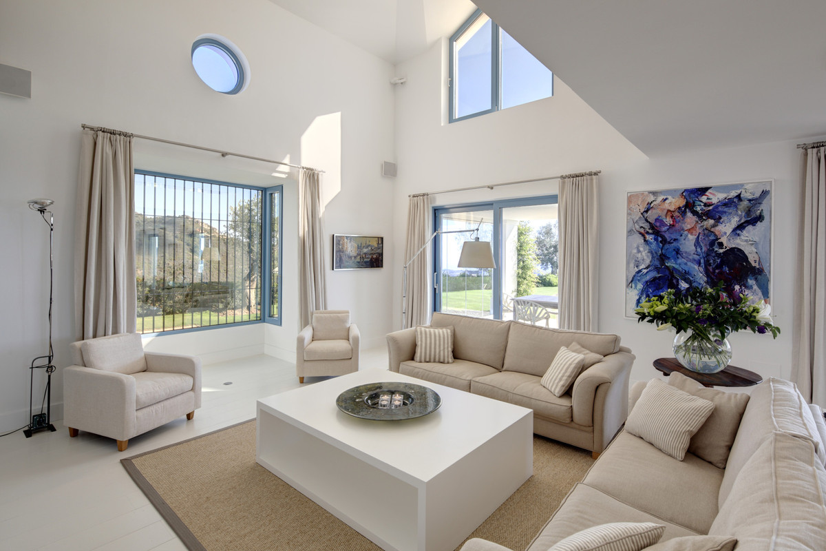 Villa for sale in Benahavís