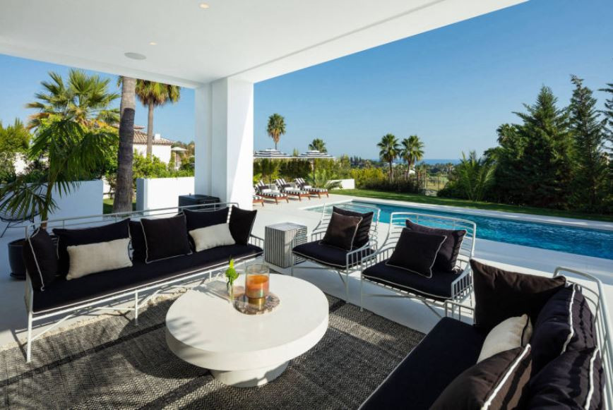 Villa for sale in Nueva Andalucía