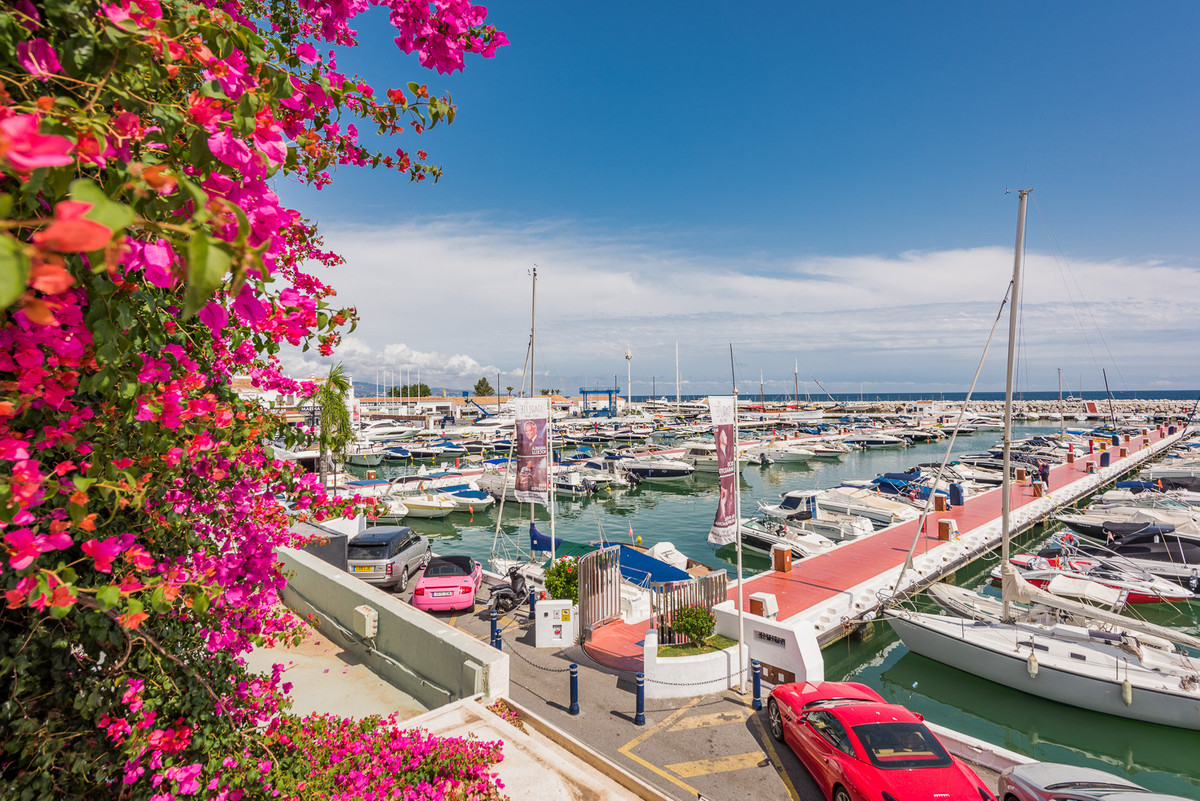 Apartment for sale in Puerto Banús
