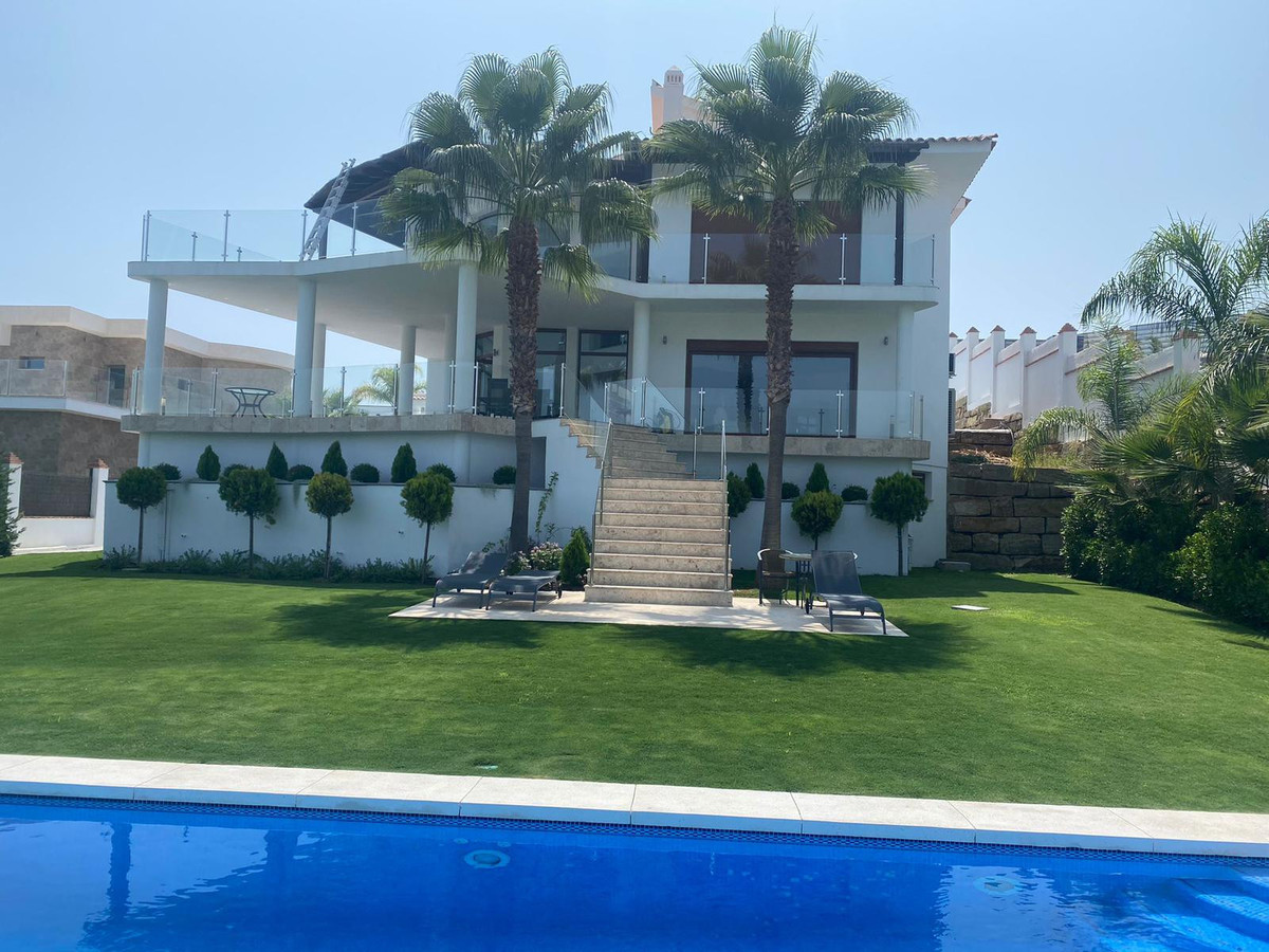 Villa for sale in Benahavís