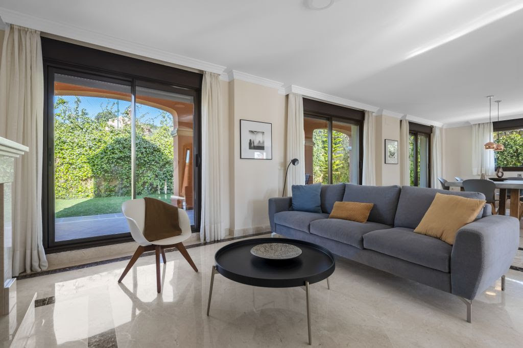 DP-12-R4104328-2 Villa for sale in Estepona
