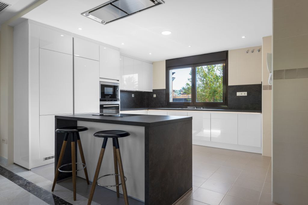 DP-12-R4104328-5 Villa for sale in Estepona