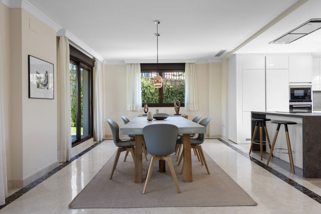 DP-12-R4104328-6 Villa for sale in Estepona