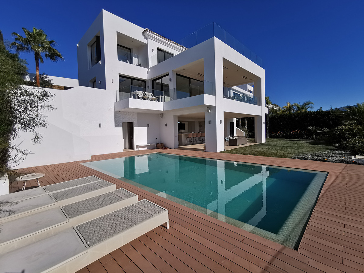 Villa for sale in Benahavís