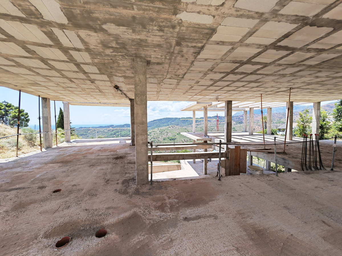 DP-12-R4372183-8 Land for sale in Benahavís