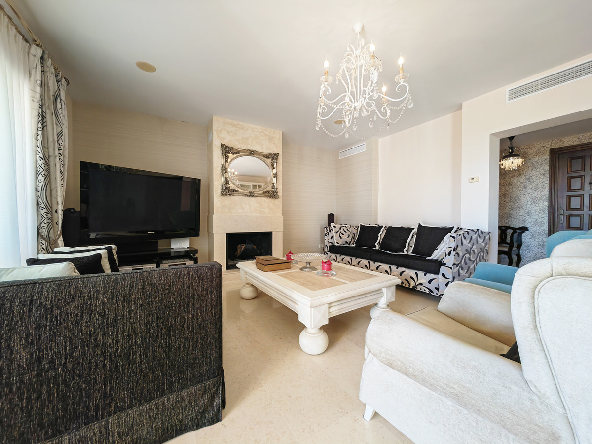 Penthouse for sale in Benahavís