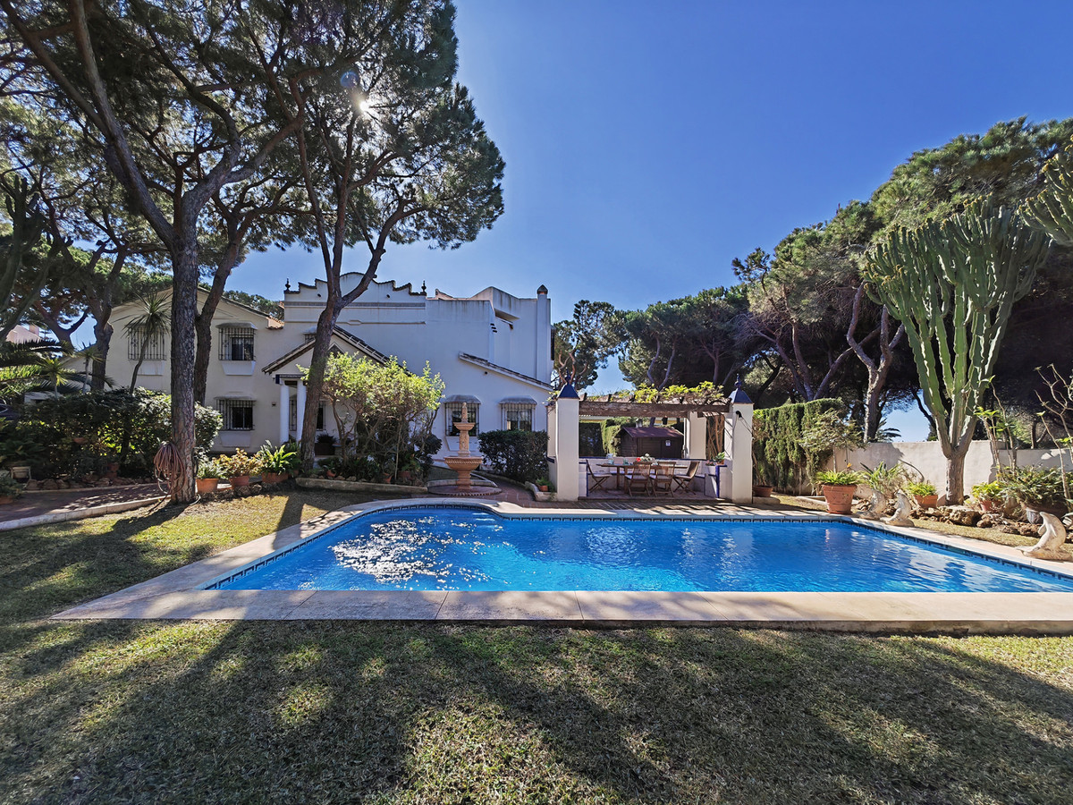 Villa for sale in Marbesa