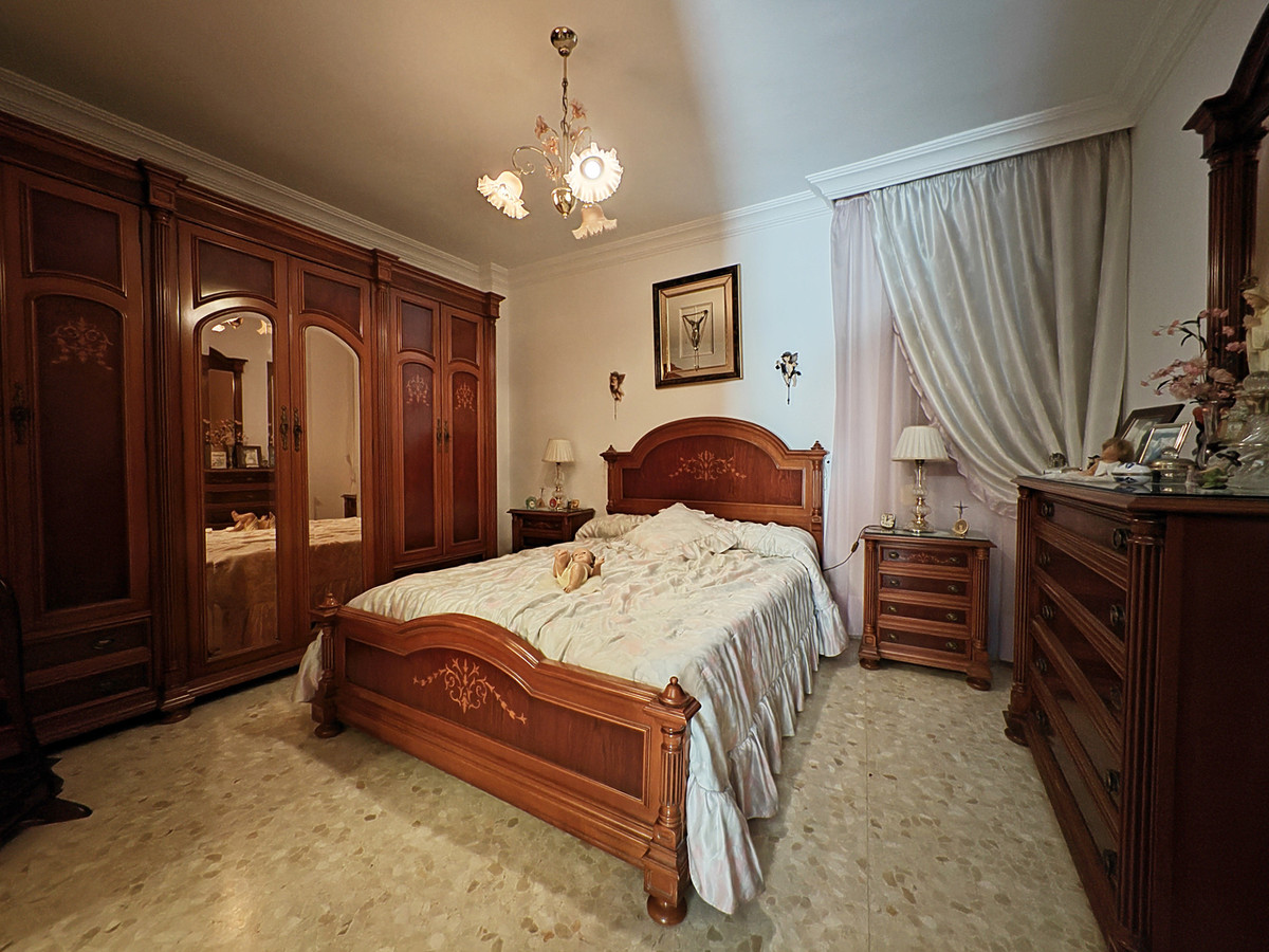 Townhouse for sale in Estepona