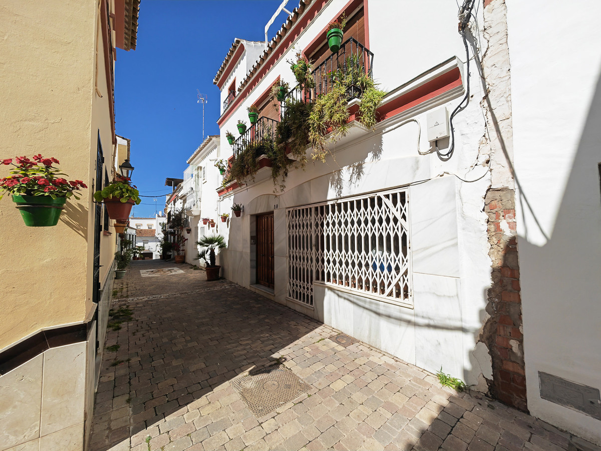 Townhouse for sale in Estepona