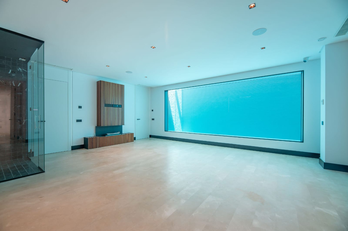Villa for sale in The Golden Mile