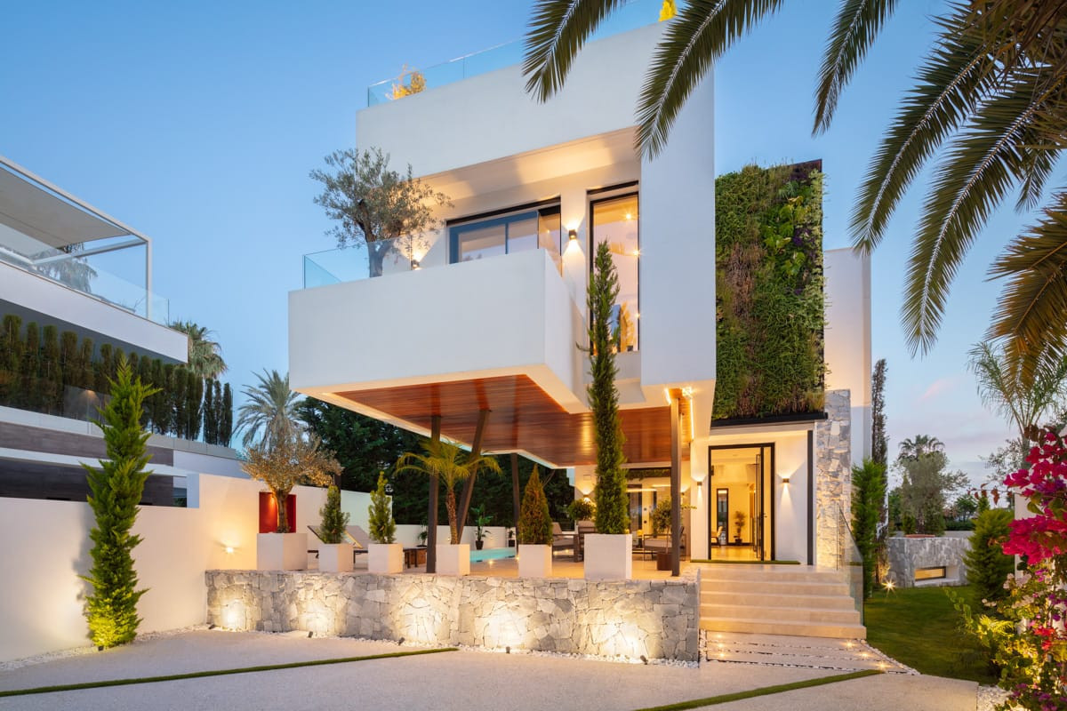 Villa for sale in The Golden Mile