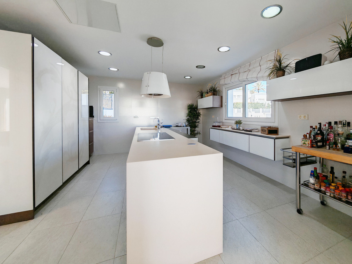 DP-12-R4885396-12 Villa for sale in El Rosario