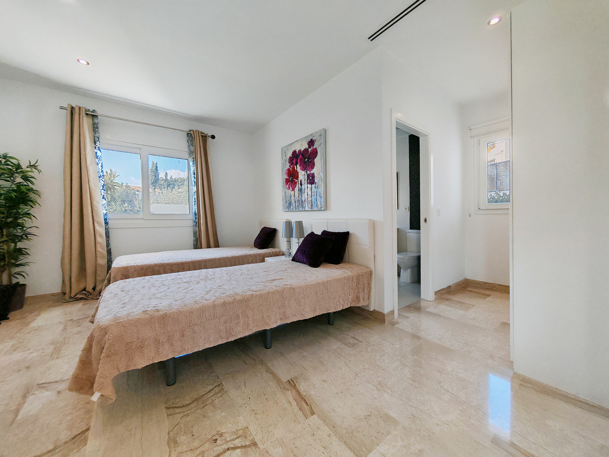 DP-12-R4885396-23 Villa for sale in El Rosario