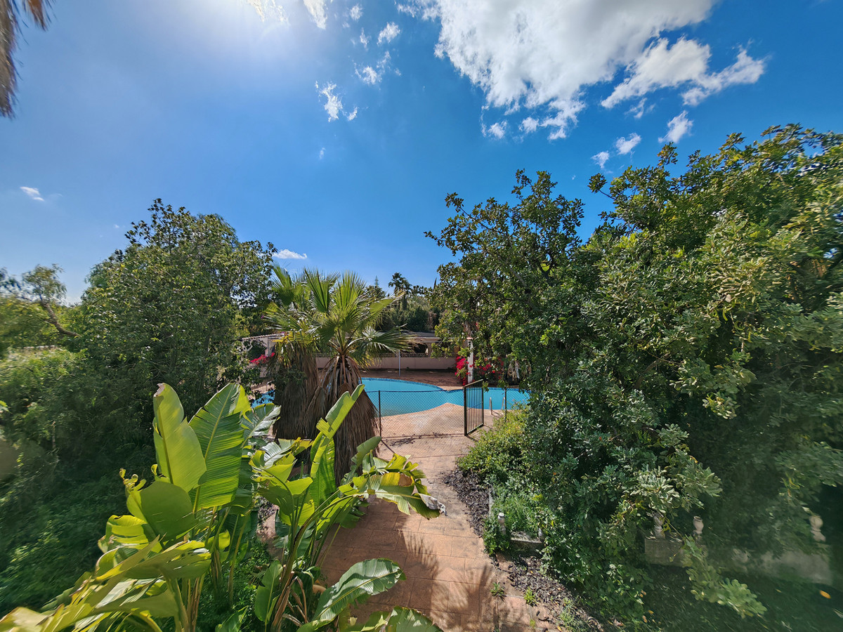 DP-12-R4973842-13 Villa for sale in Marbella