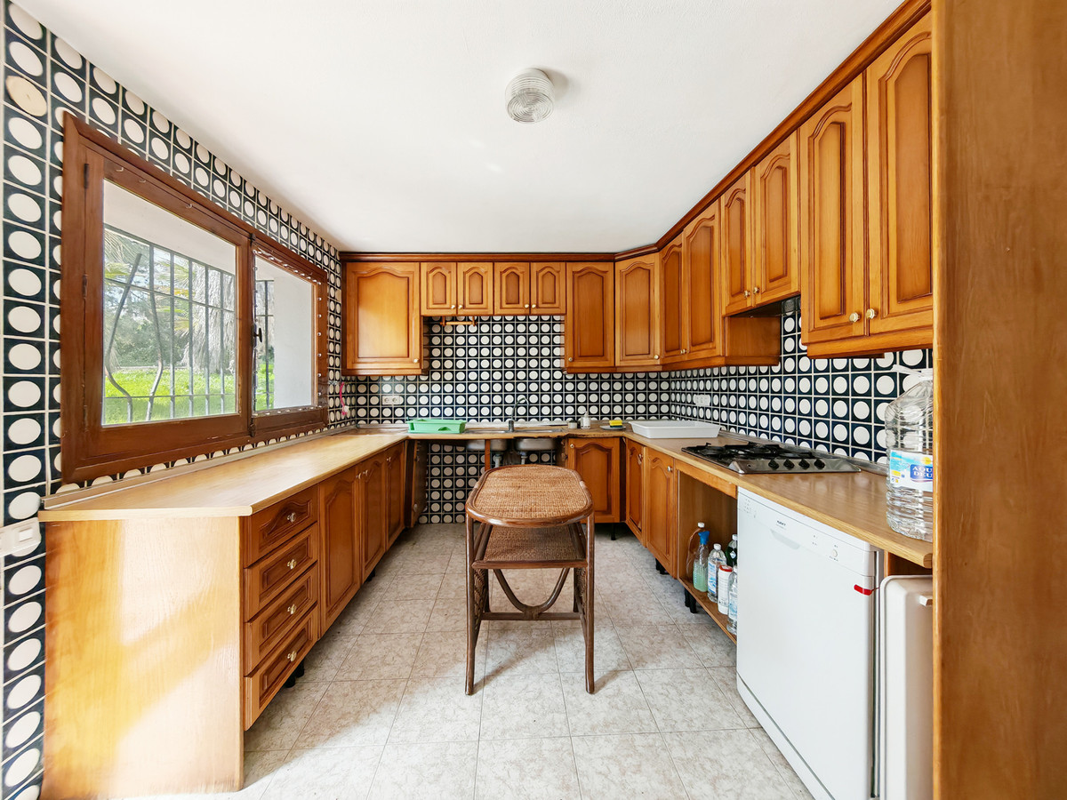 DP-12-R4973842-4 Villa for sale in Marbella