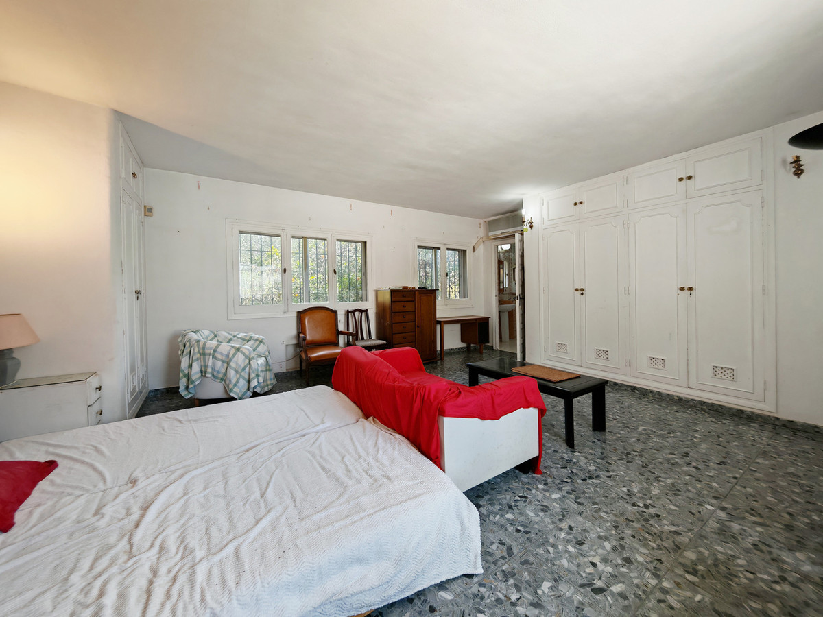 DP-12-R4973842-7 Villa for sale in Marbella