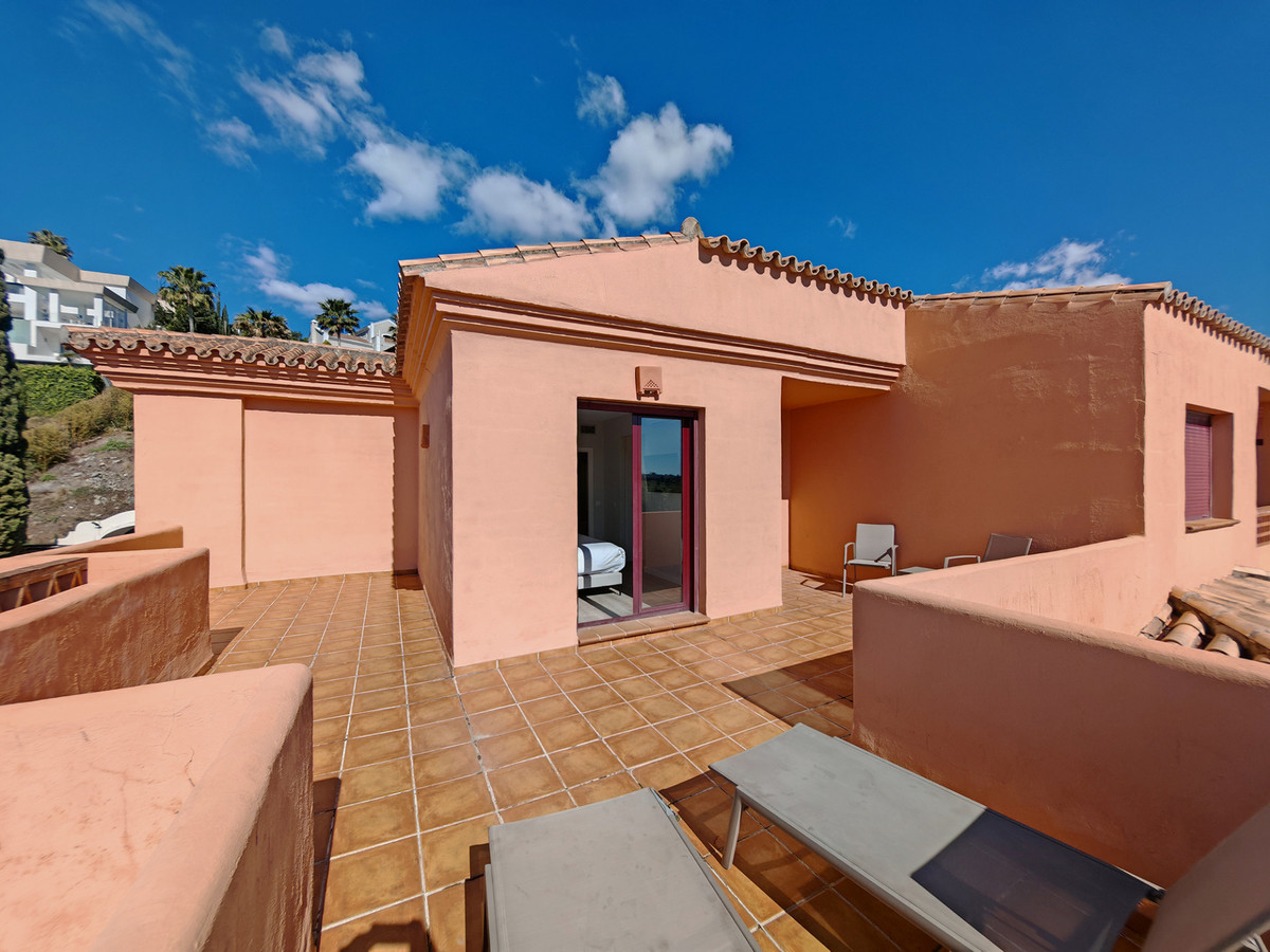 DP-12-R5004595-14 Penthouse for sale in Benahavís