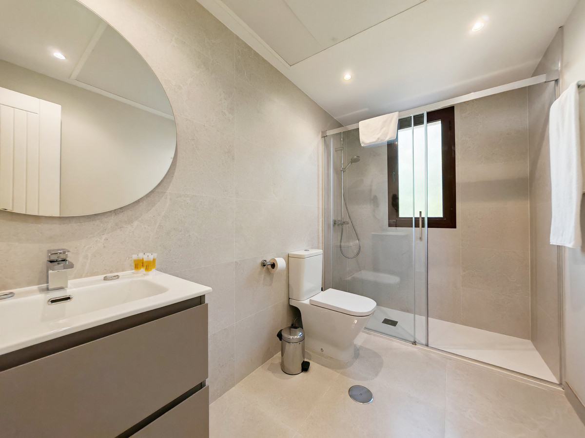 DP-12-R5004595-8 Penthouse for sale in Benahavís