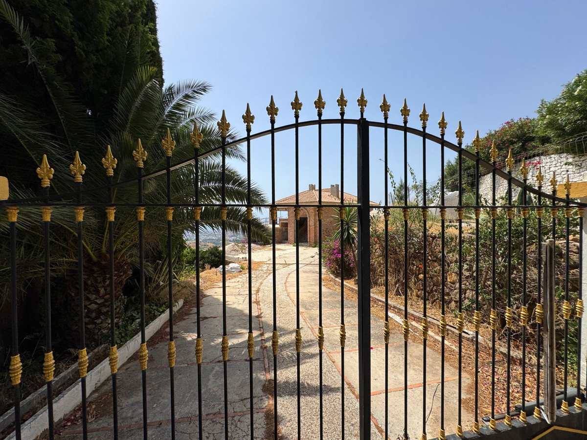 Villa for sale in Mijas