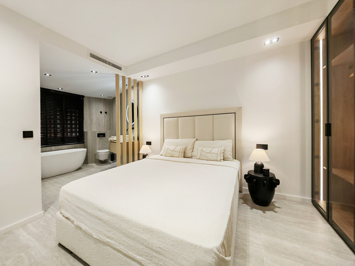 DP-12-R5209327-10 Apartment for sale in Estepona