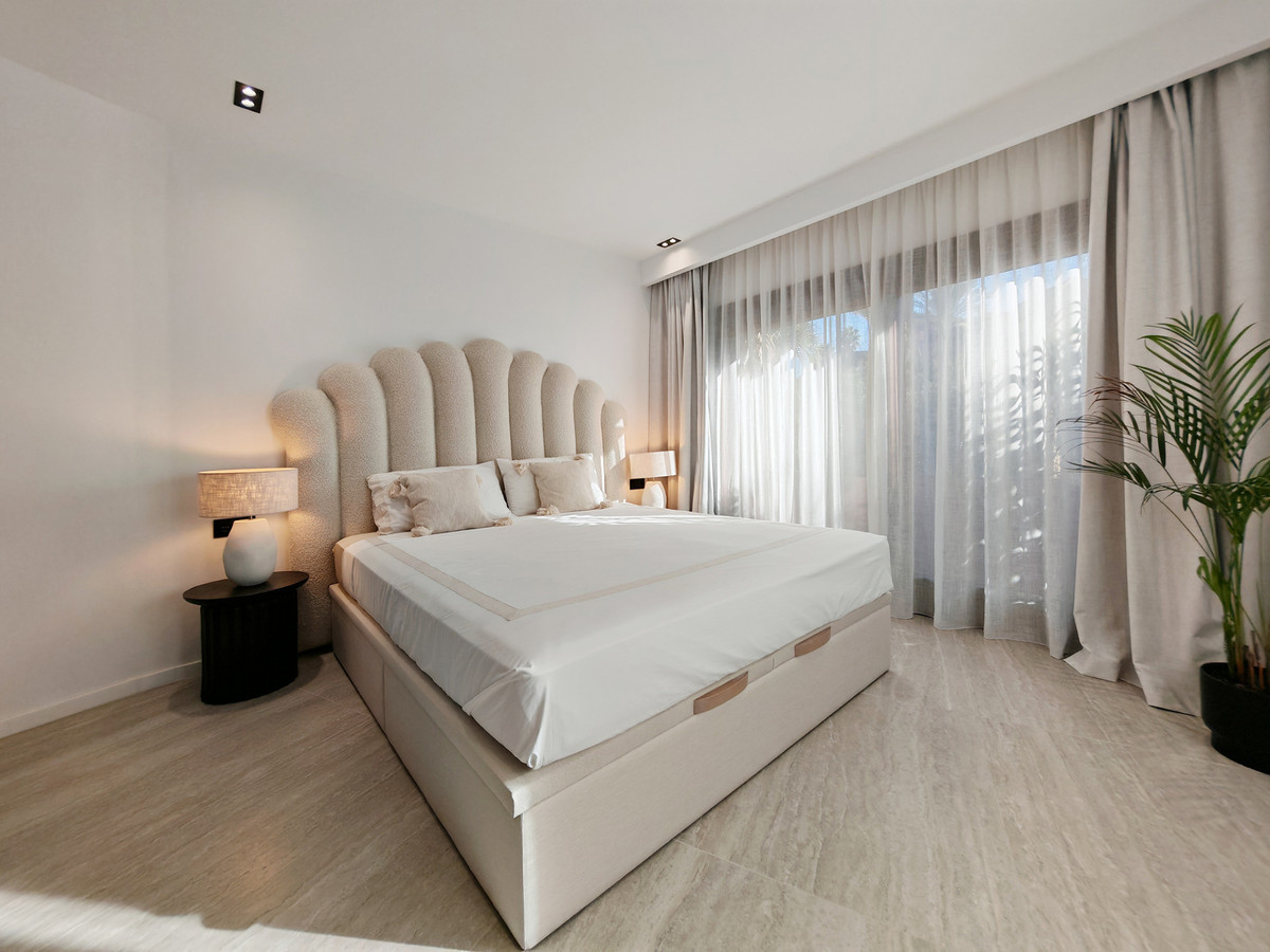 DP-12-R5209327-17 Apartment for sale in Estepona