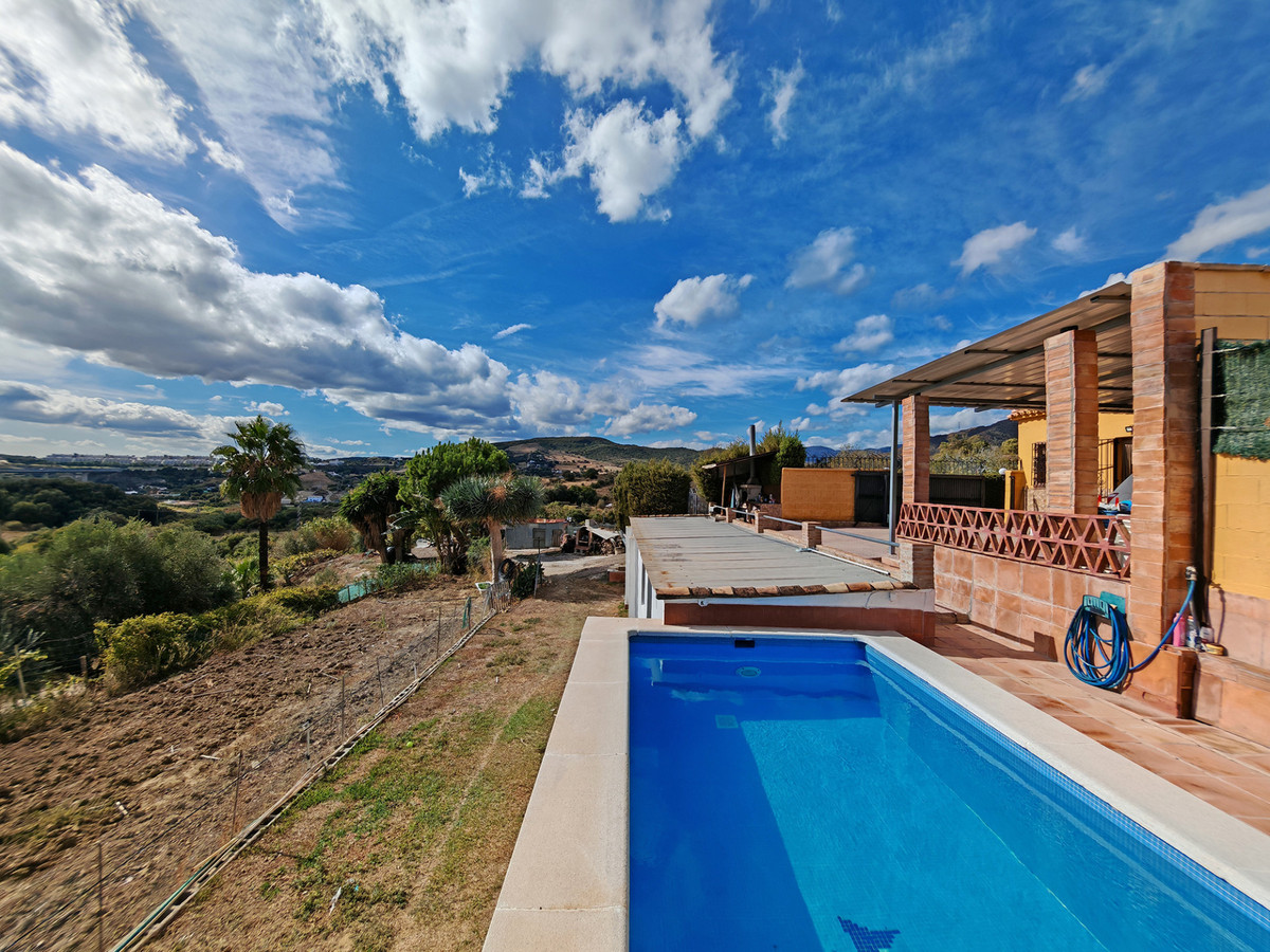 DP-12-R5215729-10 Finca for sale in Estepona