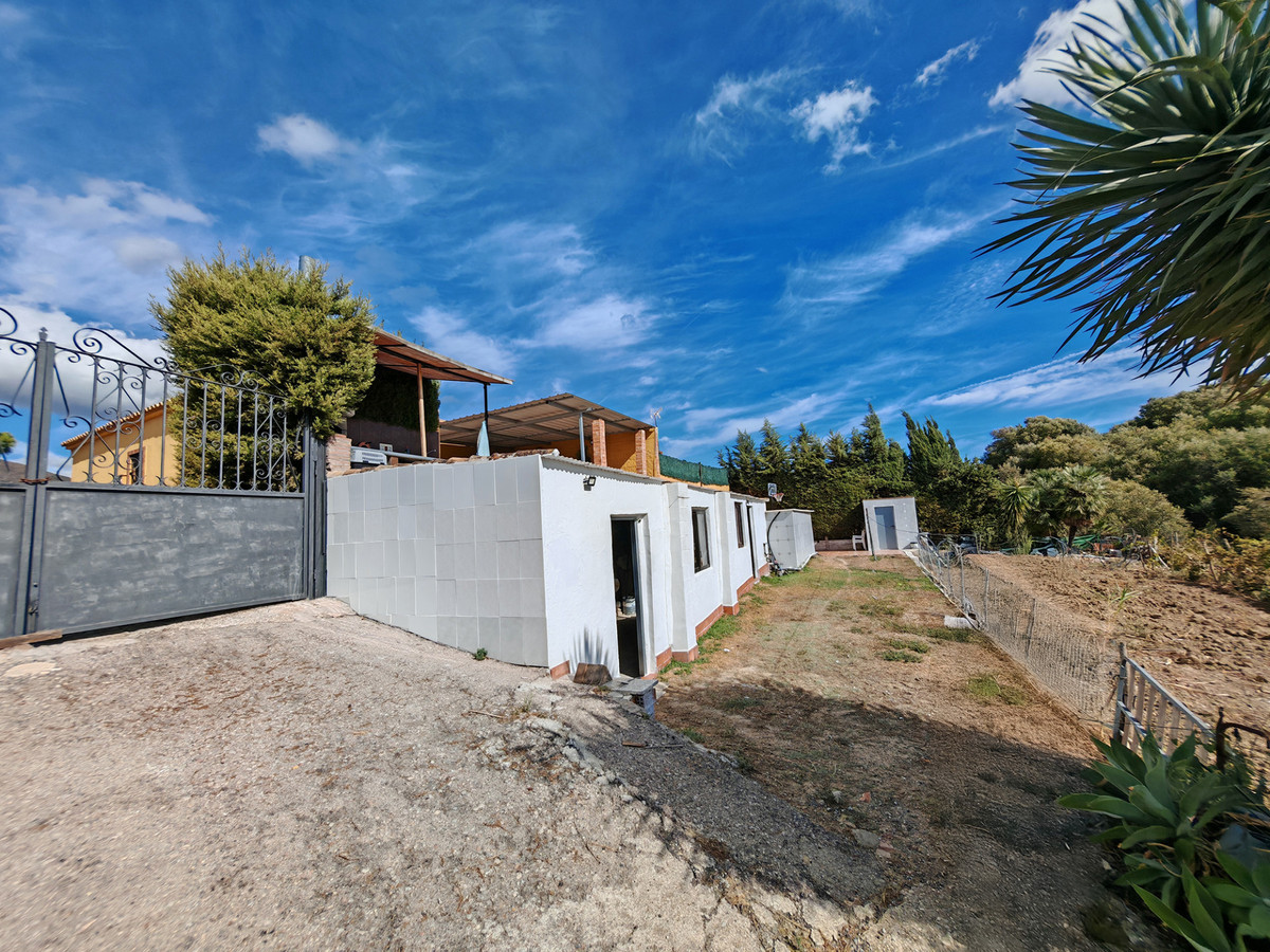 DP-12-R5215729-11 Finca for sale in Estepona