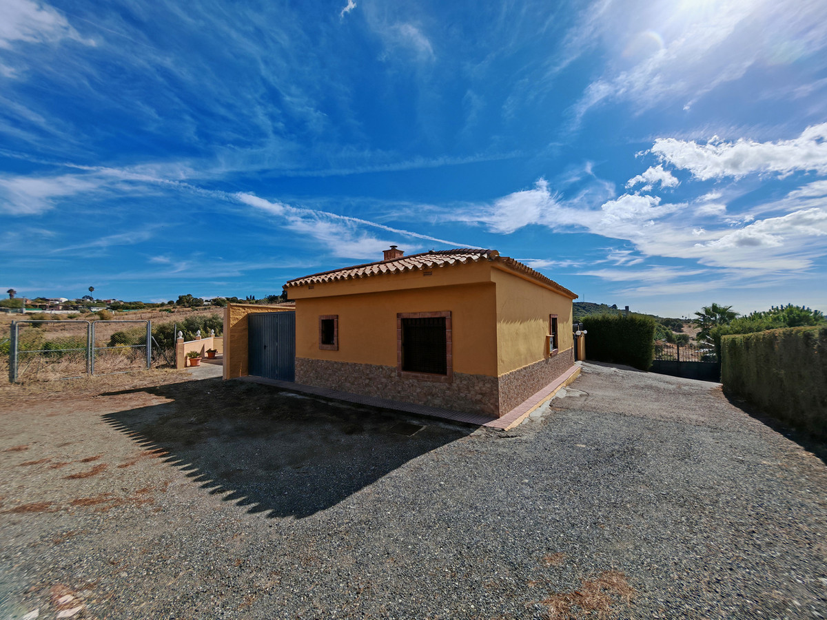DP-12-R5215729-13 Finca for sale in Estepona